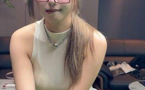 抖音网红八酱的微密圈魅力，牙套下的美丽如何展现八酱的风采