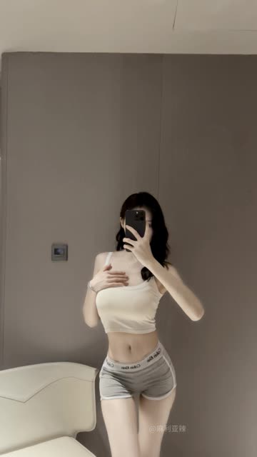 抖音麻利亚辣早期视频好看吗?麻利亚辣的视频风格分析与回顾