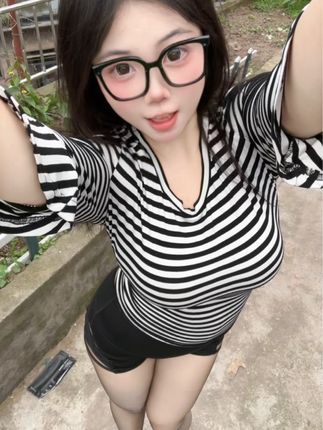 可爱的肉巴姐妹花黑丝合集,微密圈中的双重性感享受