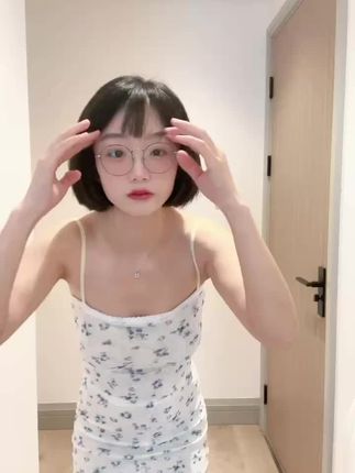 王胜利的小生活微密圈白丝护士写真，收费内容提前揭秘