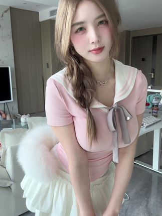 快手女神八酱引领时尚潮流的秘密,揭秘八酱如何在时尚圈内崭露头角