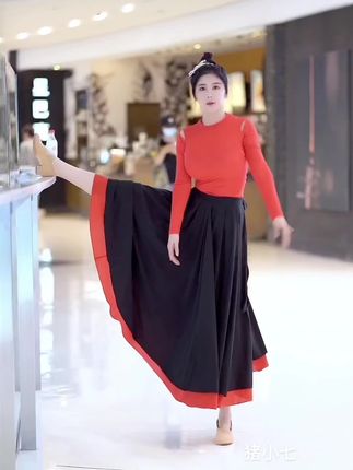 猪小七微密高清照片汇总1对1土豪红色战衣,猪小七红色战衣与土豪1对1的秘密