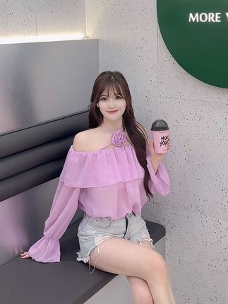 十万口草莓粥粥的航海冒险，粉丝见证她的每一步