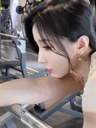 李嘉欣97抖音视频合集,最新热门短视频精选