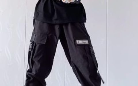 林扣弦微密圈清纯吊带作品赏析，探索她的私密世界