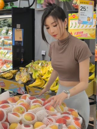 李嘉欣97抖音视频合集,最新热门短视频精选