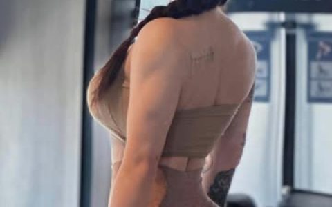 “健身达人”宋昱欣腰臀比例吸睛，这位臀神如何保持完美身材？