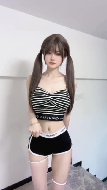 苗族文化中的乔妹微密圈作品，给乔买裙子的独特魅力