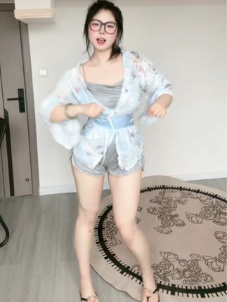 微密圈与觅圈双管齐下,可爱的肉巴名副其实肉肉又可爱