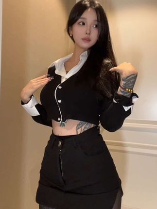 卡通百科老王圈子照片曝光，走进她的圈子生活