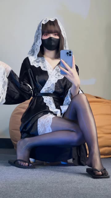 白龙猫女的蟒蛇丝袜作品合集值得下载吗?资源分享大揭秘