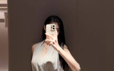 麻利亚辣的全新一字马表演，微密圈麻利亚辣经典作品赏析