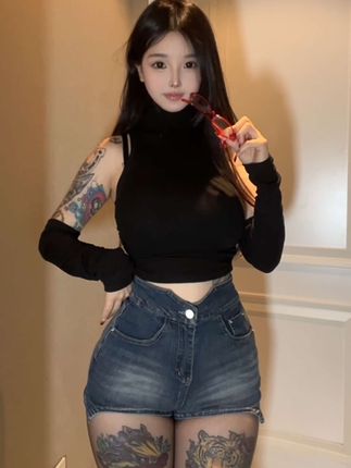 卡通百科老王的圈内生活曝光，她的最新作品与日常生活