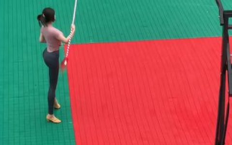 揭秘抖音网红猪小七的微密圈！探究猪小七资源背后的真相