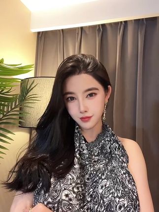 猪小七大摆锤表演让人目瞪口呆,猪小七惊险刺激的表现