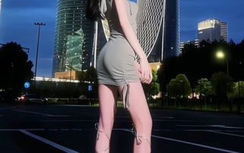 网红美了个滢的颜值与身材，微密圈技巧分享