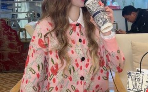 十万口草莓粥粥舰长作品合集，UP主的独家图片你都见过了吗？