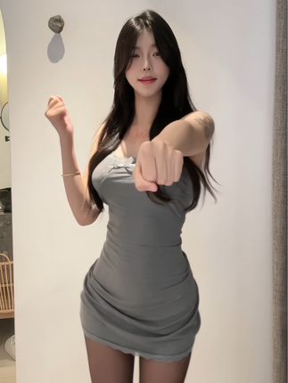 探索鱼神的时尚世界,红色财兔主题穿搭别具一格!