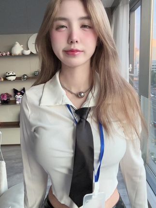 抖音八酱微密圈牙套下的美丽无法掩盖，八酱如何在牙套下展现自己的魅力