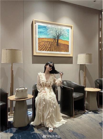 张鑫baby微密圈图片独家首发,微博热门资源免费获取