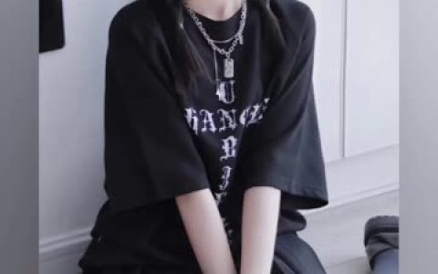 微密圈猪饲料黑丝写真全集发布，VIP视频与图集双重体验