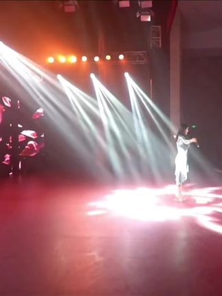 猪小七微密高清照片汇总1对1土豪红色战衣,猪小七红色战衣与土豪1对1的秘密