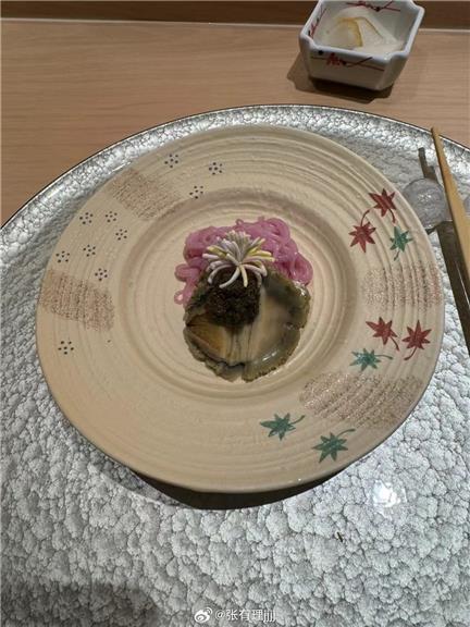 张鑫baby纯情小妹微密圈作品甜美与自然并存的写真大赏，私房写真惊艳四座