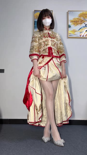 白龙猫女的蟒蛇丝袜作品合集发布，细数她的丝袜造型亮点