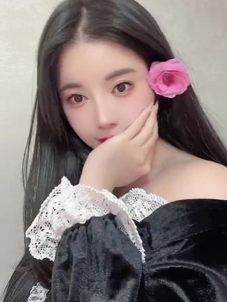 猪小七微密照片红色战衣事件揭秘！视频事件引发关注，背后的故事