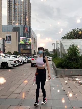 宝儿茹微密圈视频合集,网红背后的故事