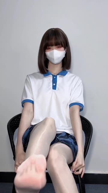 白龙猫女的蟒蛇丝袜作品最新发布,粉丝们最期待的造型解析