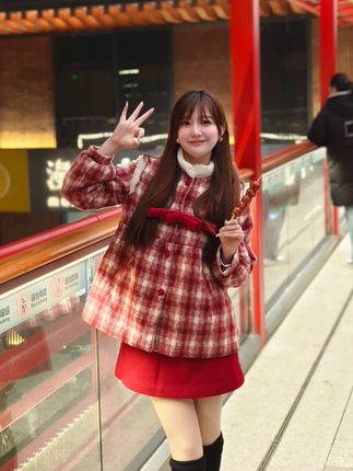 十万口草莓粥粥丨个人资料介绍,她的魅力为何如此难挡?