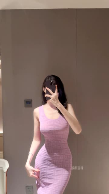 如何看待抖音网红麻利亚辣微密圈资源？粉丝热议，微密圈内容的深度剖析