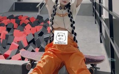 B站UP主十万口草莓粥粥舰长图集打包下载，全网最火的作品都在这里