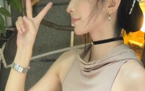 李嘉欣97的成长故事揭秘，她背后的努力和成功之路