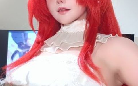 主播古阿扎粉色连衣裙造型，粉丝感叹她的邻家气质