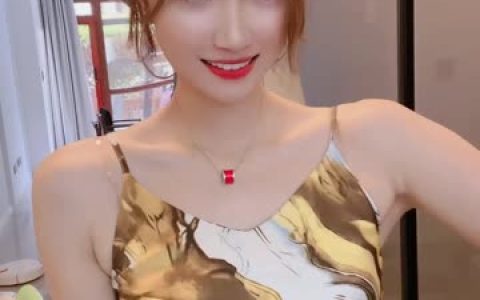 抖音魅澜希（原虎牙主播小海臀）热舞揭秘，她的私人群定制内容