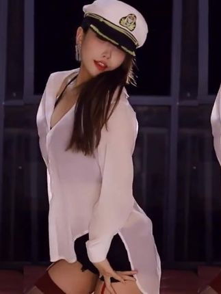 快手男王吃瓜事件解析,她背后的争议与真相