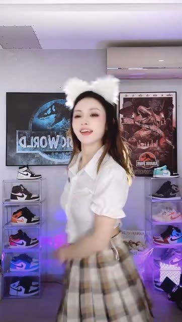 抖音一只霸王兽双机位跳舞,多角度拍摄视频大曝光