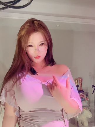 快手男王去哪里了?她的下落为何备受关注?