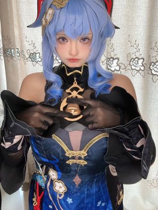 古阿扎付费图片分享,专属内容是否值得粉丝买单?