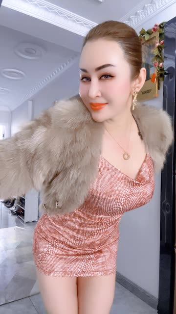 抖音魅澜希(原虎牙主播小海臀)热舞揭秘,她的私人群定制内容