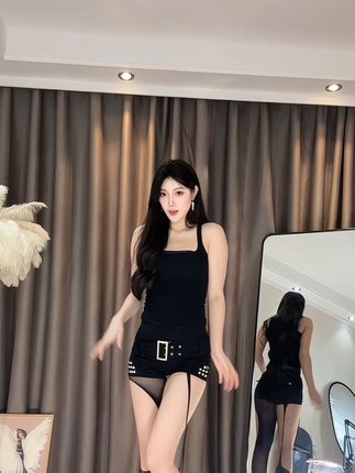 圈圈吖早期舞蹈视频全集,她的舞蹈风格有何变化?