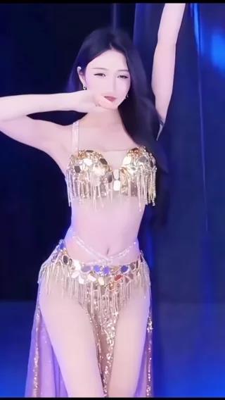 快手燕儿热舞视频盘点，她的舞蹈视频为何屡创热潮？