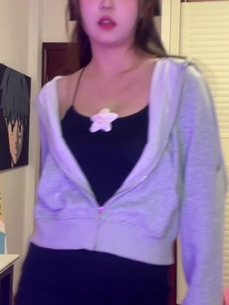 男王早期跳舞视频回放,她是如何一步步走红的?