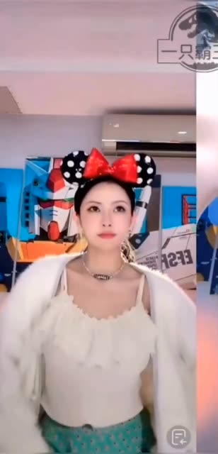 一只霸王兽双视角热舞视频,不同角度下的她更迷人