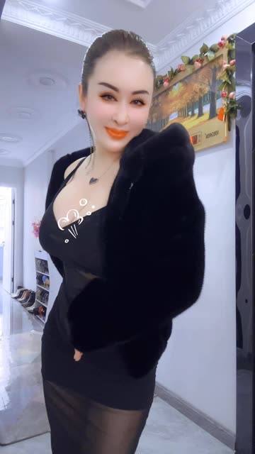 抖音魅澜希(原虎牙主播小海臀)热舞揭秘,她的私人群定制内容