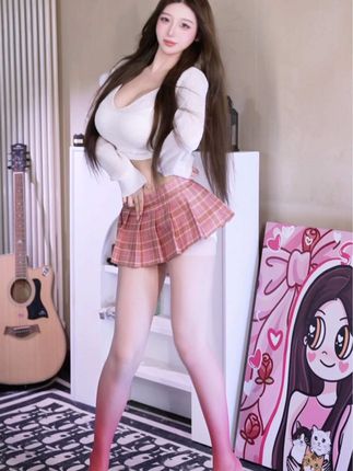 人间水蜜桃的抖音热舞合集,她的舞姿为何让人着迷?