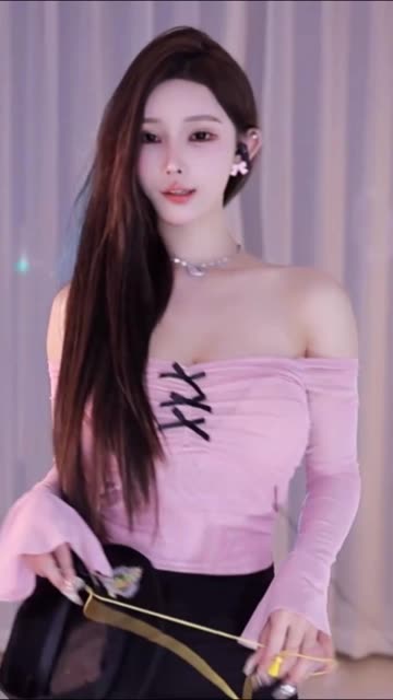 CC深田老师的付费定制舞蹈,付费内容与免费舞蹈的对比