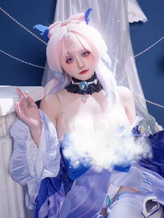 古阿扎付费图片分享,专属内容是否值得粉丝买单?